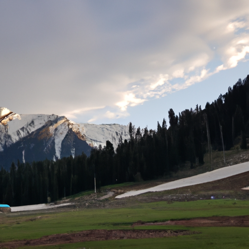 Which place is better Gulmarg or Pahalgam?
